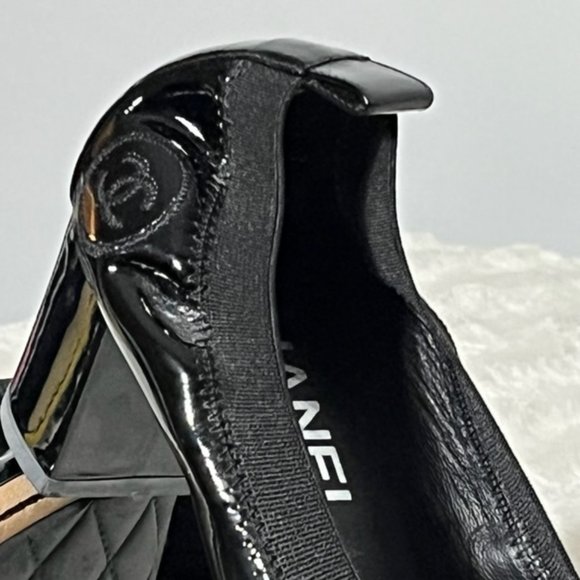 CHANEL Black Patent Leather CC Scrunch Block Heel Pumps EU Size 36, US Size 6 - Picture 10 of 15